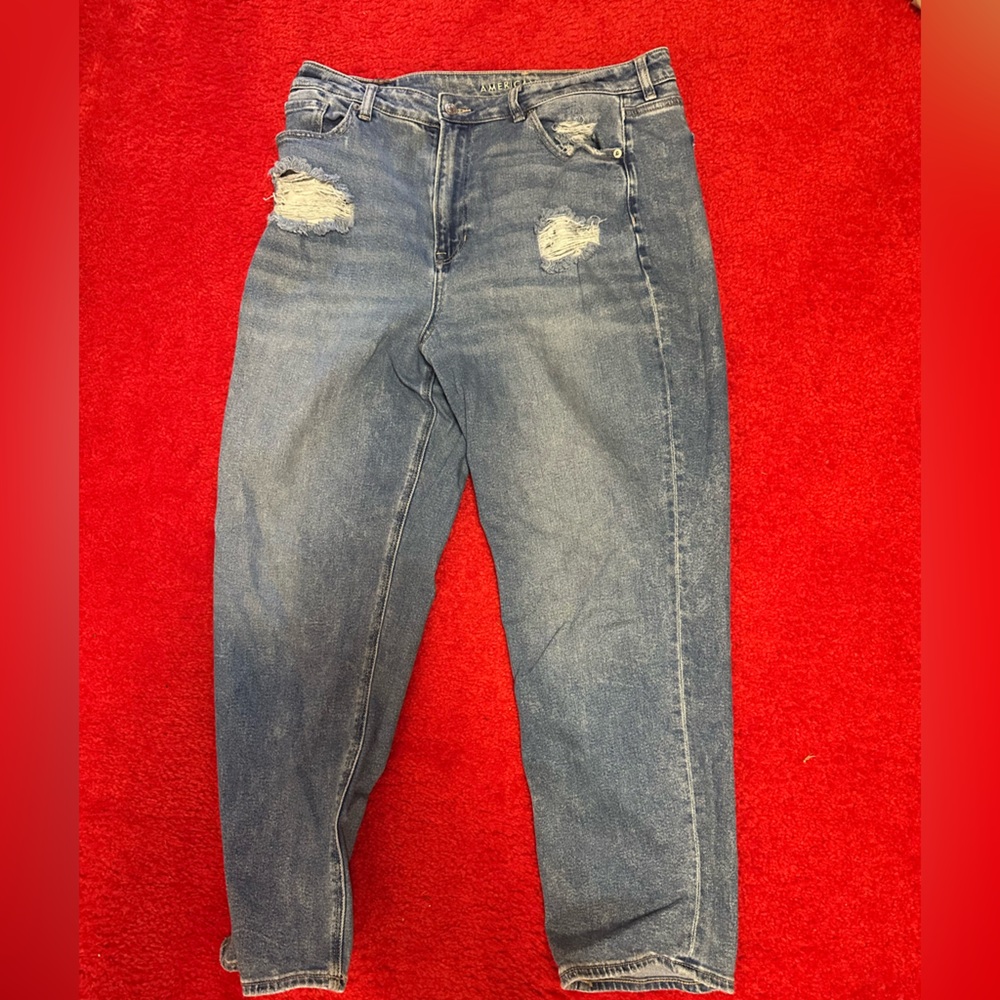 American Eagle Women’s Blue Distressed Jeans